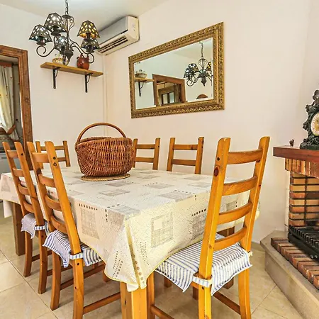 Holiday home Litoral Costa Dorada - El Bosque Only Families *